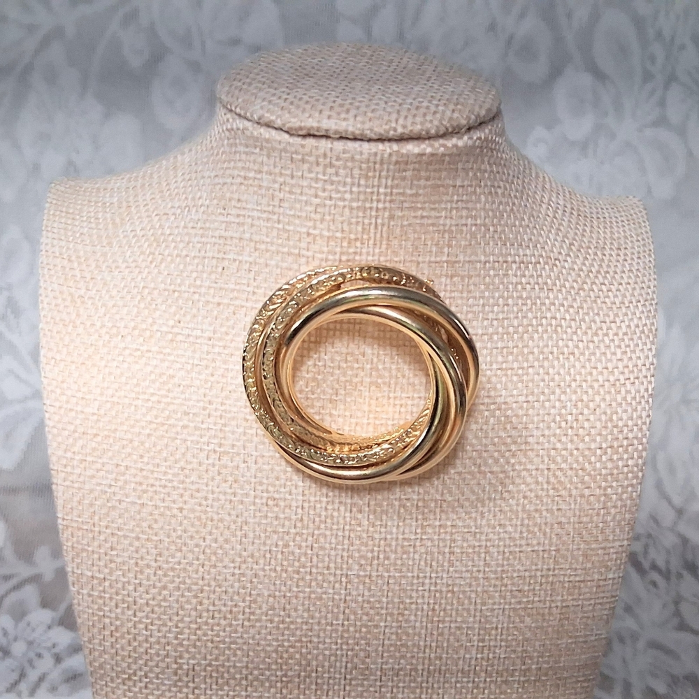 Vintage Wreath Brooch Spiral Swirl Textured Pin Back Gold Tone - Picture 3 of 8